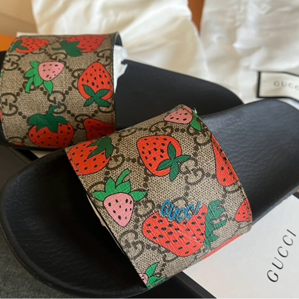 GG GUCCI STRAWBERRY SLIDE SANDAL SIZE 37